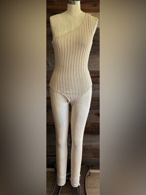 One-Shoulder Ribbed Knit Bodysuit in Cream